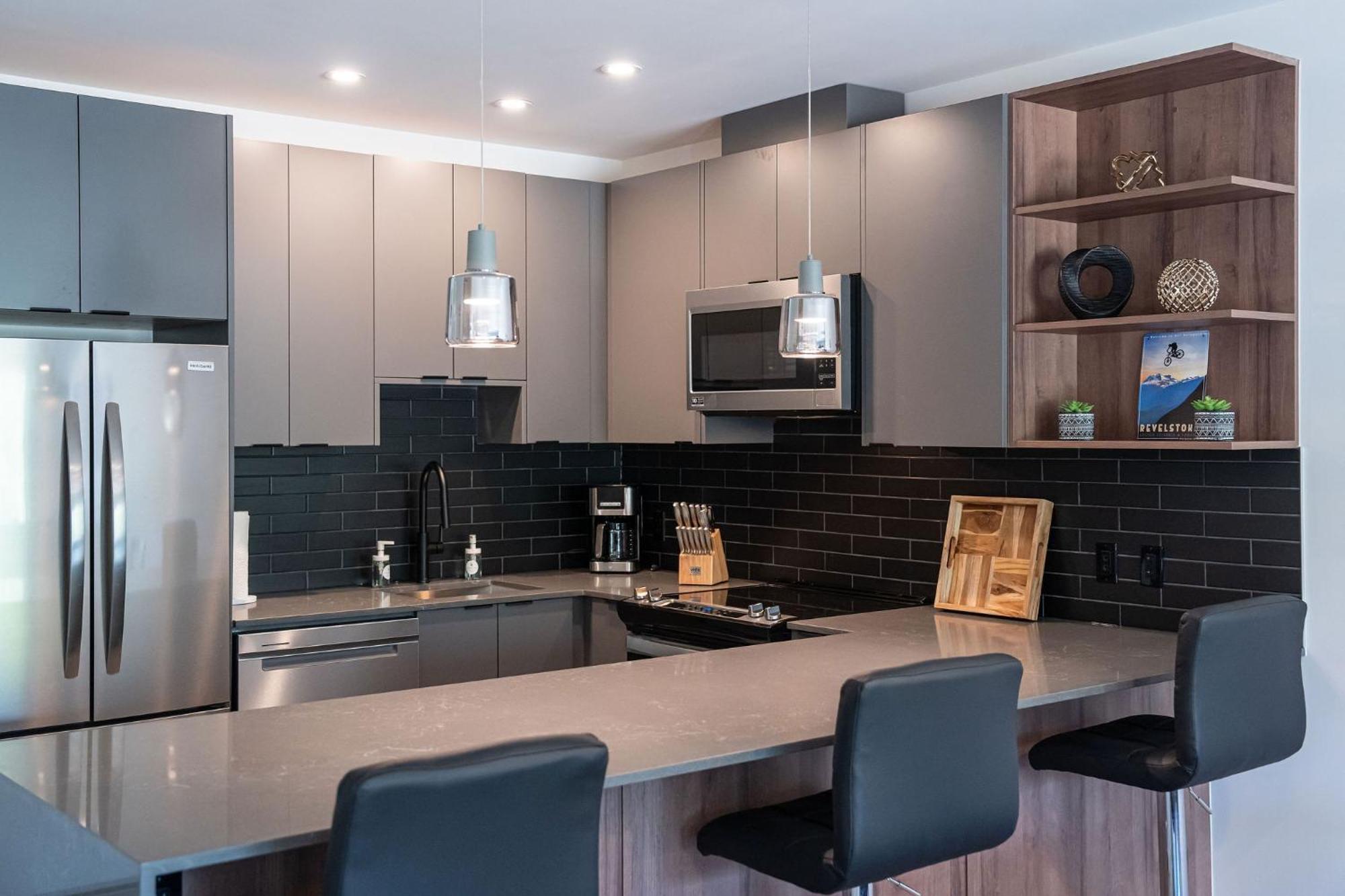 Apartamento Alpine Haven By Revelstoke Vacations Exterior foto